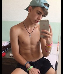 Hot Bois 10 59e9fb952b0d6.jpg