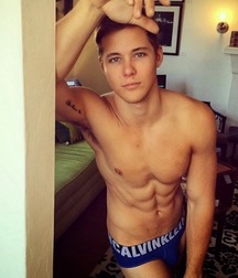 Hot Bois 11 59f602c2b24a9.jpg