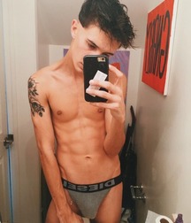 Hot Bois 11 59f60311afe8b.jpg