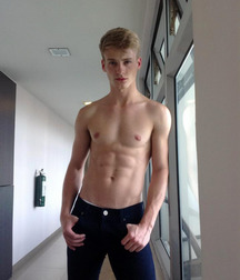 Hot Bois 14 5a52e47edec00.jpg