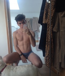 Hot Boys 17 5ac9950f17fec.jpg