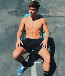 Hot Bois 18 5af99d214f22d.jpg