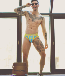 Hot Bois 18 5af99d4bd9494.png