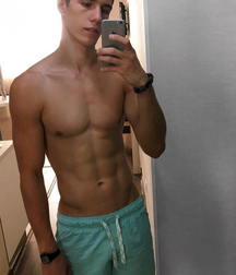 Hot Bois 18 5af99d4e152f7.jpg