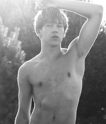 Non Nude 5a33298ec2d7b.jpg