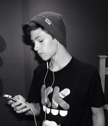 Artistic pics 5ab45a894e3a8.jpg