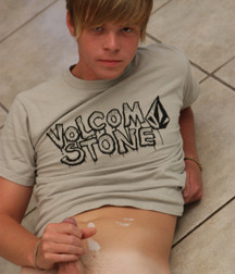 Codyxx Boys Piss&Play 1 56b171390cd37.jpg