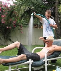 Hose Fight 579e418f4b1e6.jpg
