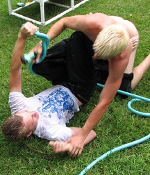 Hose Fight 579e4270b984a.jpg