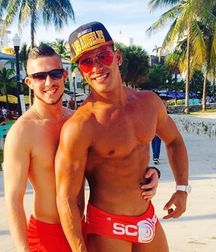 Cute beach boys 58d55c27c2040.jpg