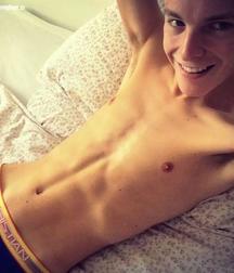 Show me that tummy 58d567155c1f3.jpg