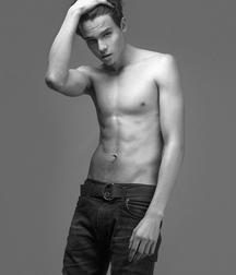 Show me your tummy 2 58d7047acd3c2.jpg
