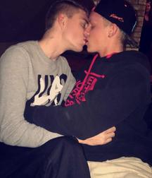 Show me you and yours kissing 58d753682e702.jpg
