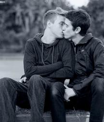 Show me you and yours kissing 58d7537013930.jpg
