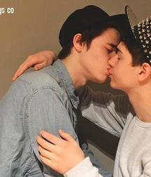Show me you and yours kissing 58d75385ad620.jpg