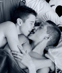 Show me you and yours kissing 58d7539b150cf.jpg