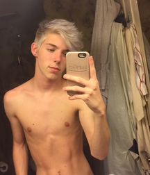 cute boys 8 58dd9fb23010d.jpg