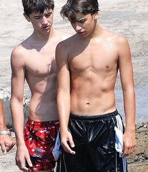 Cute boys 10 58e96ed58e02d.jpg