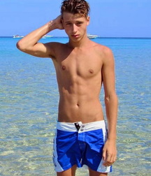 cute boys 11 58e96f5550de7.jpg