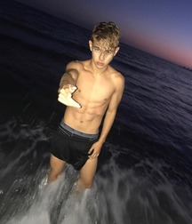 Beautiful boys 1 5a228d236de91.jpg