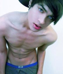 Beautiful boys 1 5a228d43b383a.jpg