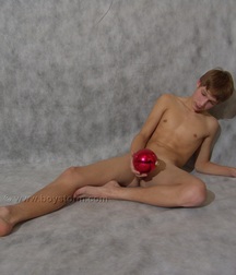 Artur wishes you a happy holiday 5a31bd1772003.jpg