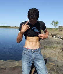 Cumming on the rocks 5a32f1e276a2b.jpg