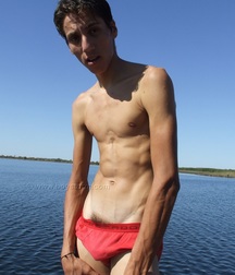 Cumming on the rocks 5a32f1fd0549a.jpg