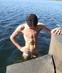 Cumming on the rocks 5a32f23532bdc.jpg