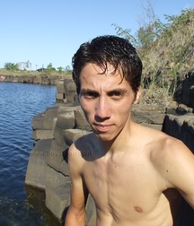 Cumming on the rocks 5a32f2792b7aa.jpg