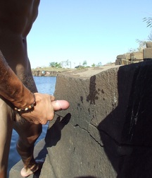 Cumming on the rocks 5a32f2cd3c83d.jpg