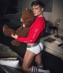 More cute boys 5a916fb03efc1.jpg