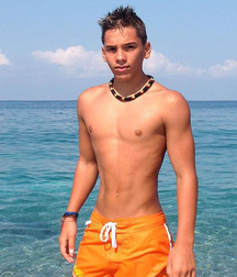 Hot boys 7 5aae723d101bc.jpg
