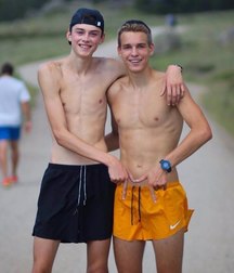 Hot boys 7 5aae72498c673.jpg