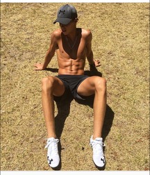 Hot boys 7 5aae72709f2fd.jpg