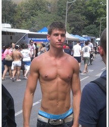 shirtless boys 5c7ff47ee175a.jpg