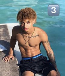 Shirtless 4 5c894d27f2992.jpg
