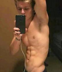 Selfie 3 5c903f32b4111.jpg