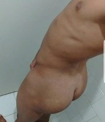 Grindr guys 5c844f5549852.jpg