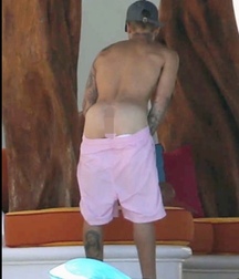 Bieber 585ce1df829d4.jpg