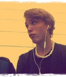 Brandon is Gay and friends 5967808486ca7.jpg