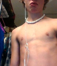Brandon is Gay and friends 5967809ee5655.jpg