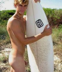 Surfers 579e561ef166e.jpg