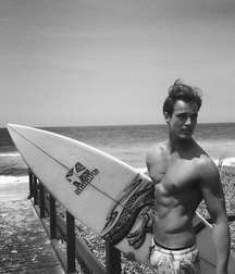 Surfers 579e562fb798e.jpg