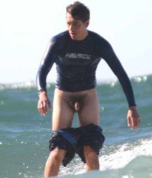 Surfers 579e5651cab8d.jpg