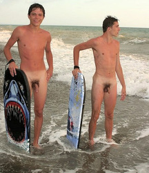 Surfers 579e56538298d.jpg