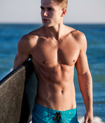 Boys on the sea 5b89f9fc63668.jpg