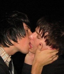 Kiss Me 5b934a99cec5f.jpg