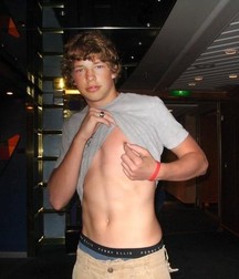 Shirtless & Hot 5b94444c9affc.jpg