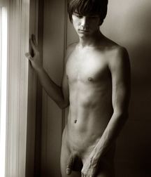 Artistic Boys 5b9d84eb2adbd.jpg